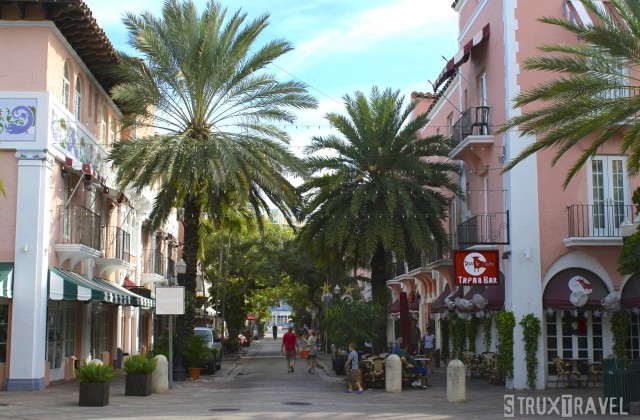 Looking more like it belongs in Southern Europe than in South Florida, Española Way is a narrow, four-block long pedestrian-only street located in the heart of South Beach. With Mediterranean Revival architecture dating back to the 1920s, this charming calle is in stark contrast with the Art Deco...