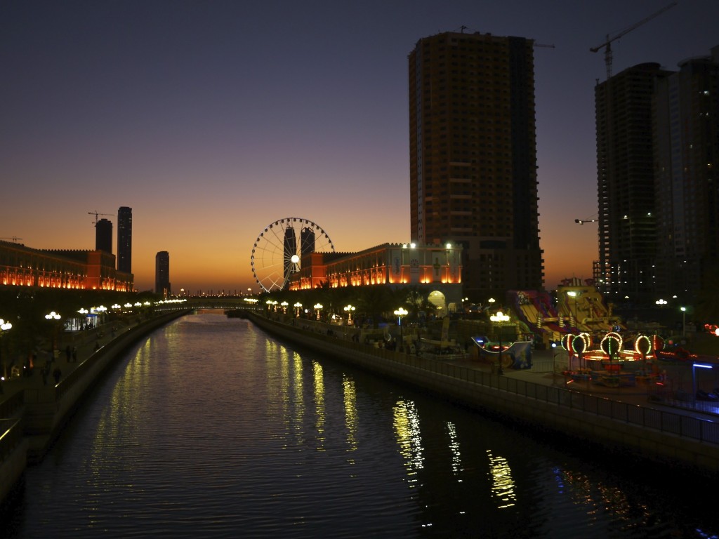 Shatjah at night