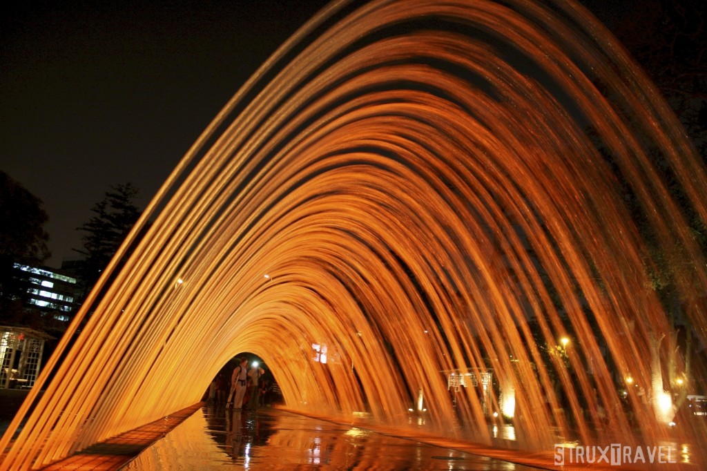 Fuente Túnel de las Sorpresas Parque de la Reserva, Lima, Peru