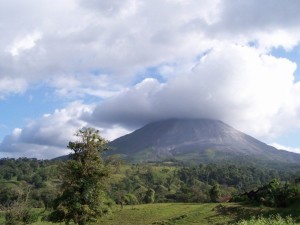 Arenal_volcano_2007